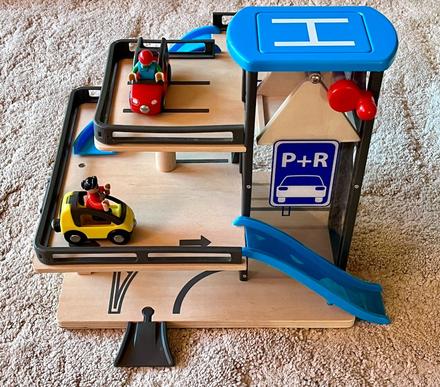 Parkovací dom - garáž,