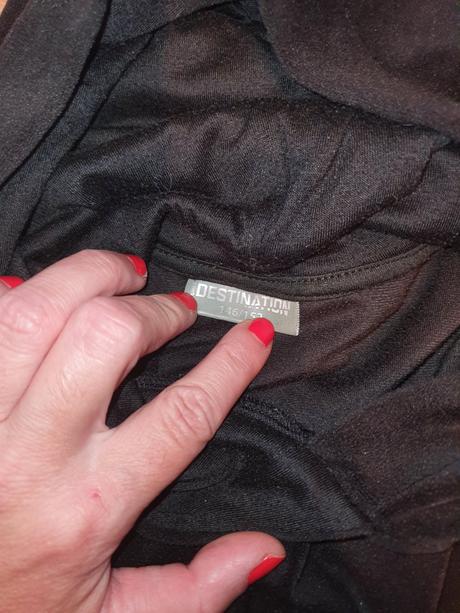 Úžasná čierna mikina 146-152, 146