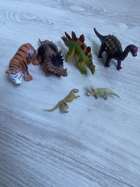Dinosaury figurky, 