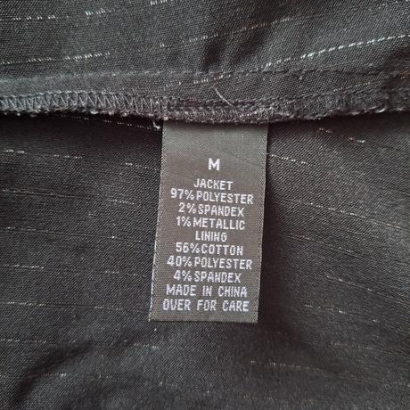 Čierne sako s metalickými prúžkami, m