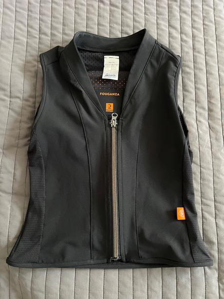 Pruzny jazdecky chranic na chrbat fourganza, 