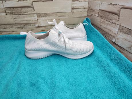 Skechers 37 - dámske biele našuchovacie tenisky, skechers,37