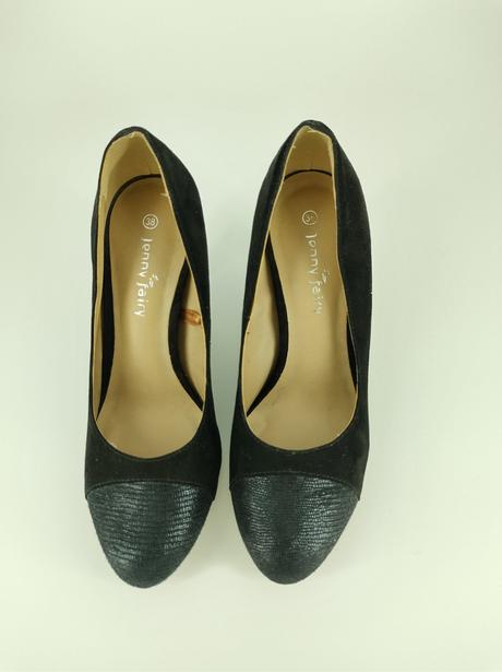 Čierne lodičky, 38