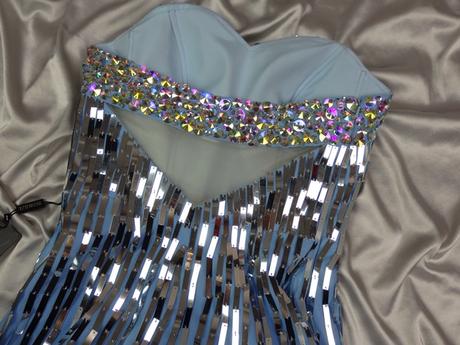 Kvalitné spoločenské šaty, 38