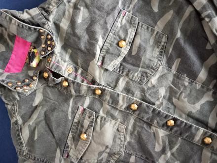 Maskacova košeľa, 146