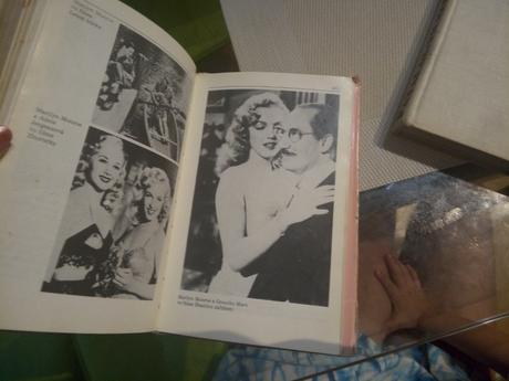 Predám knihy o živote marilyn monroe a hviezdach, 