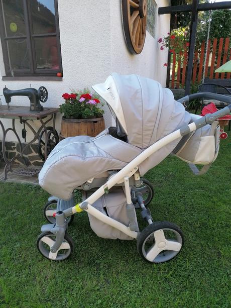 Dvojkombinacia camarelo pireus, camarelo,camarelo pireus