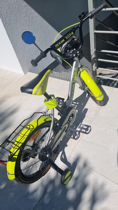 Ako nový bicykel s pomocnými kolieskami a košíkom, 16