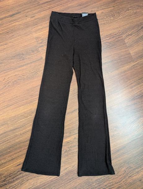 Zvonové legíny, h&m,140