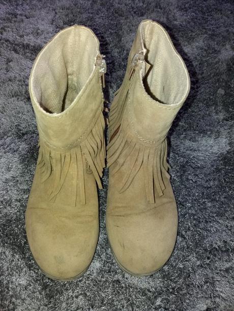 Prechodne cizmicky, 34