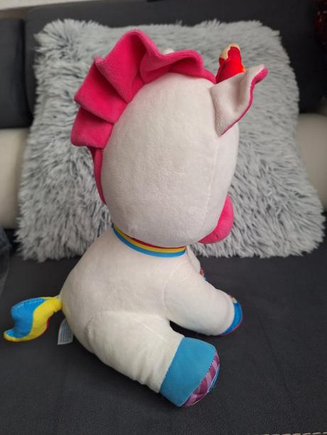 Interaktývny plyšový jednorožec, 