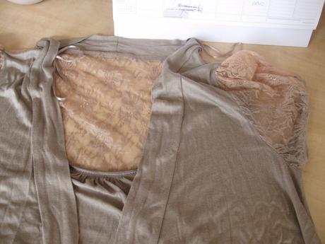 Dámsky tenký svetrík s čipkou, 42/44, atmosphere,42