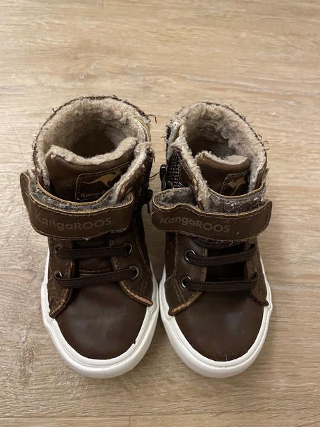 Topanky, kangaroos,23