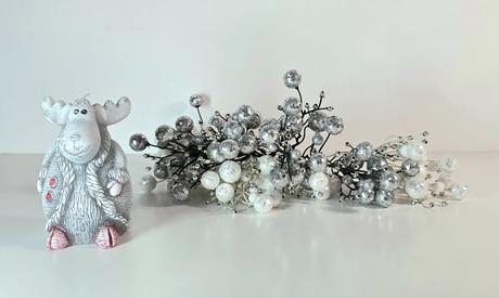 Krásne vianočné ozdoby, vianoce, svetlá, girlandy,