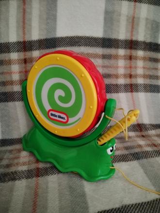 Little tikes hudobný slimák,