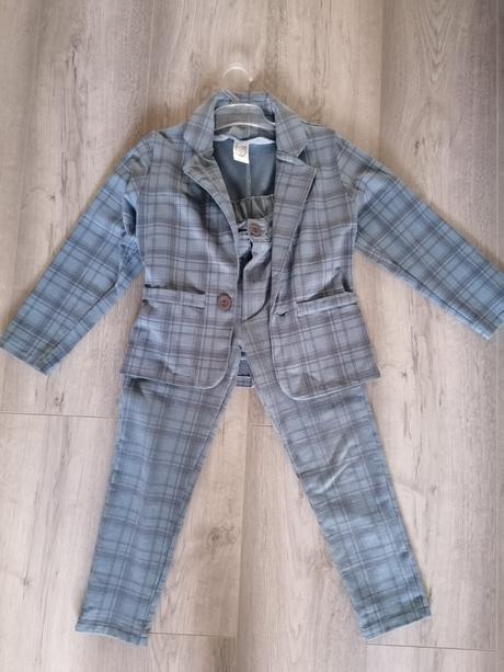 Oblek pre chlapca, 122