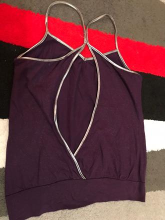 Tielko s výstrihom na chrbte, s