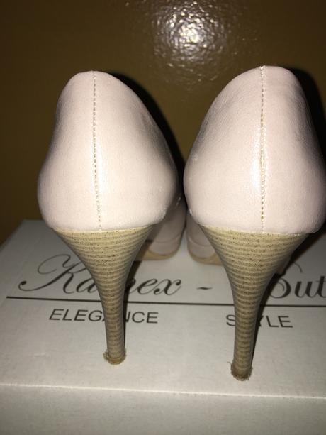 Béžové lodicky, 39