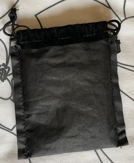 Sametová taštička marionnaud,