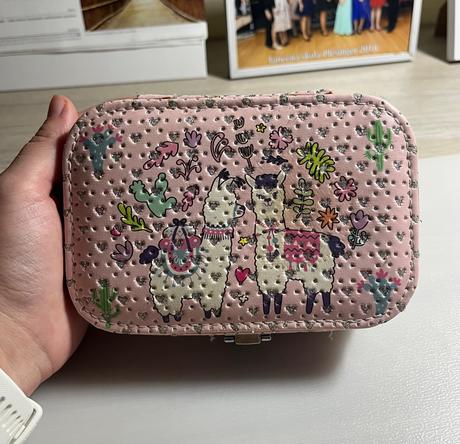 Sperkovnica so zrkadielkom,