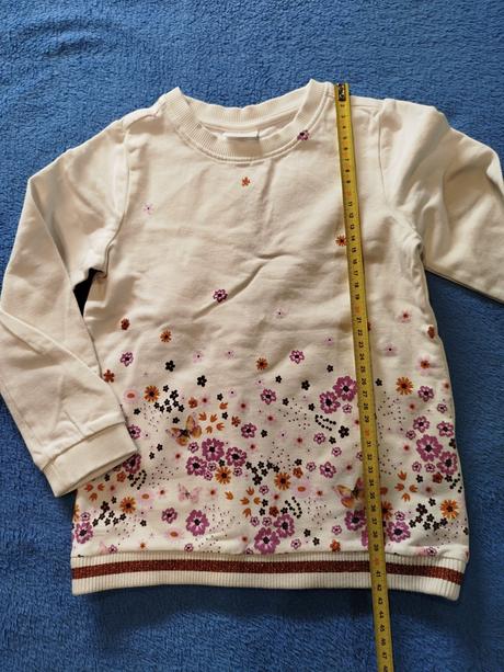 Mikina s kvetinkami, 104