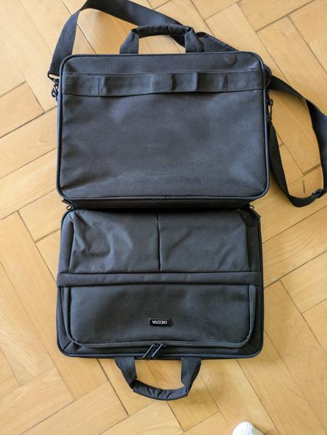 Taska na notebook, dicota