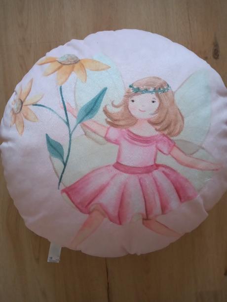 Vankúšik s dievčatkom, 