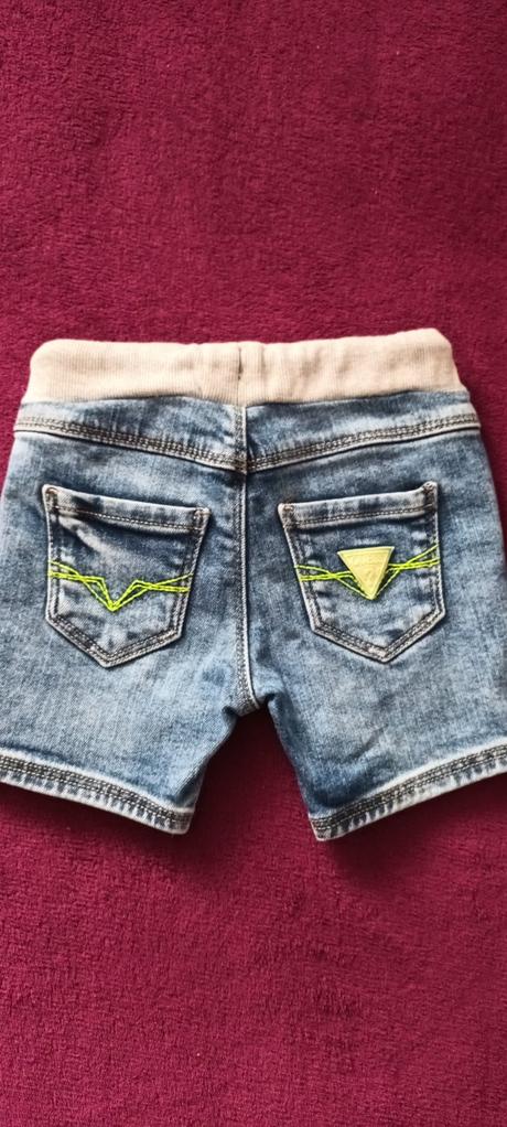 Kraťasy guess, guess,92