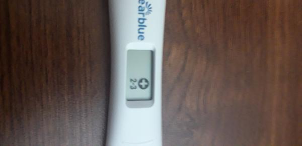 8 dní mi mešká menzes. Som podľa tohto testu tehotná?