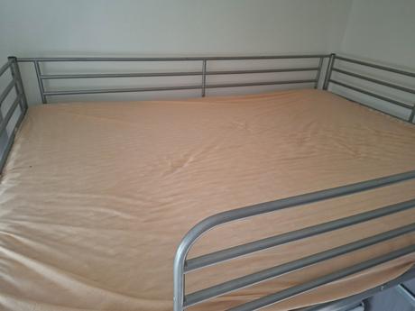 Ikea svarta poschodova postel s matracom ikea, šírka (cm): 140,dĺžka (cm): 200