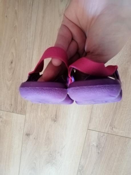 Fialové šľapky, nabaiji,22