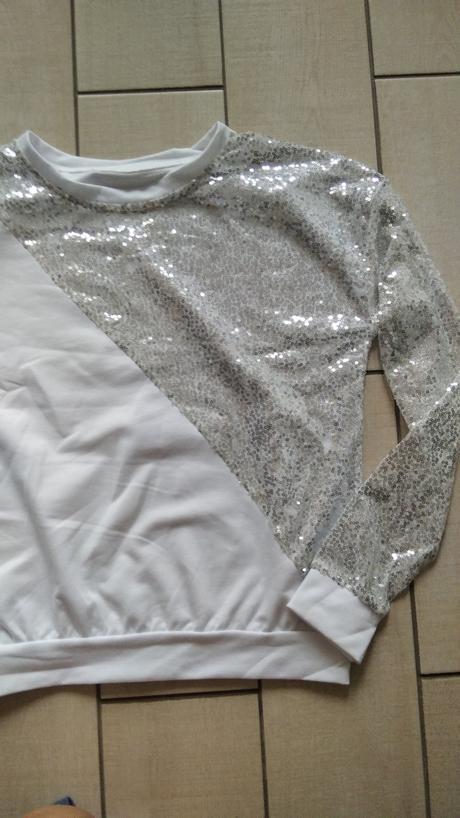 Mikina so strieborným flitrami, 158