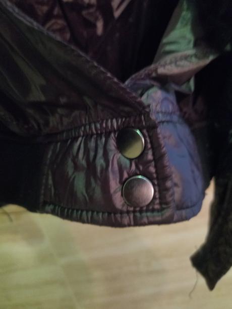 Vetrovka, new yorker,36