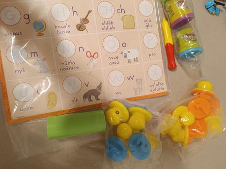 Play doh písmená a jazyk, 