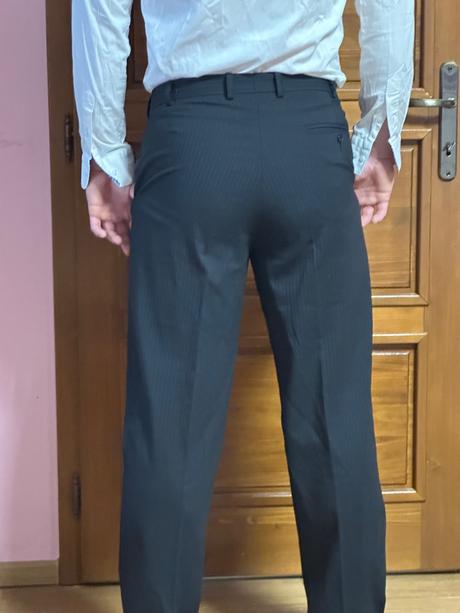 Pánsky oblek tmavý prúžkovaný, m