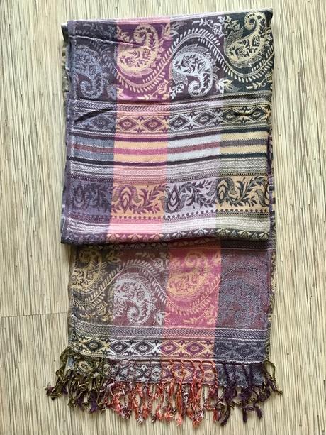 Krasna pašmína/ch1, 