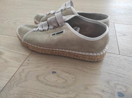 Raz vzaté love moschino, 38