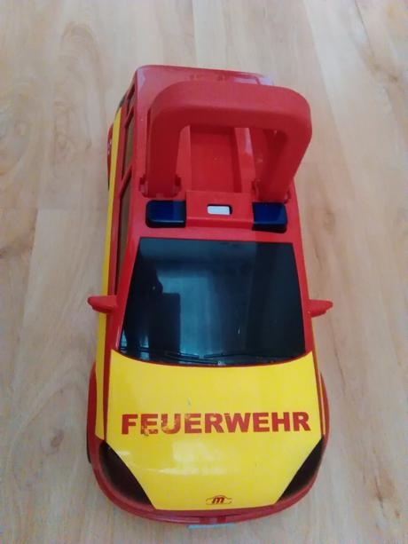 Hasičskè auto aj do piesku,