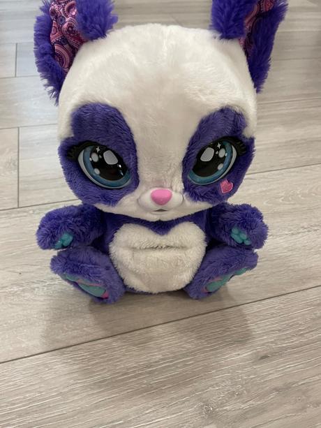 Peek a roo interaktívna panda, 