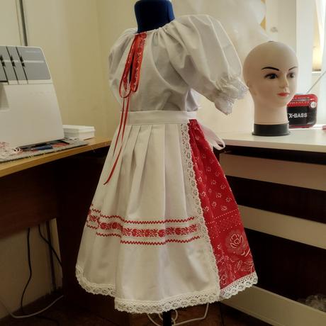 Folk krojík,