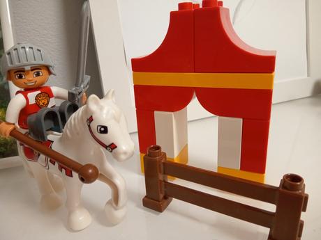 Lego koník rytier, 