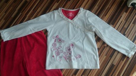 Teplé pyžamko, 122