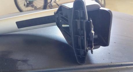 Stresny nosic menabo tema, 