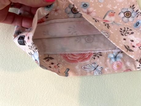 Béžová tenká čiapka yháček šírka 23 cm,