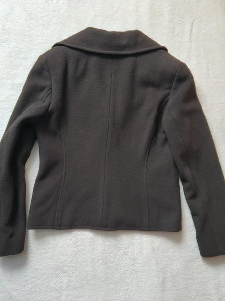 824ca_hnedy kabatik, s