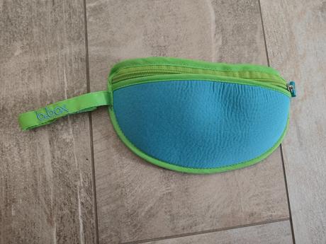 Cestovný podbradník s lyžičkou b.box,