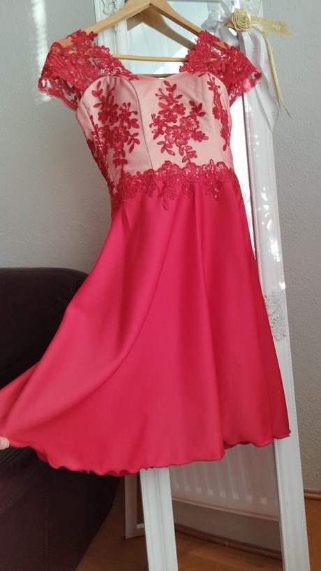Červené dámske šaty, m