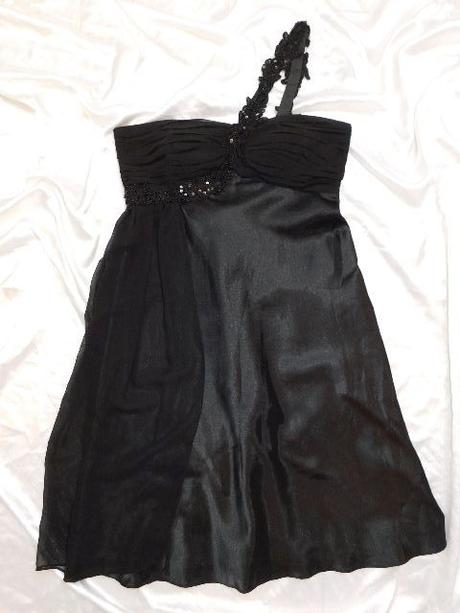 Pekne slavnostne saty, 36