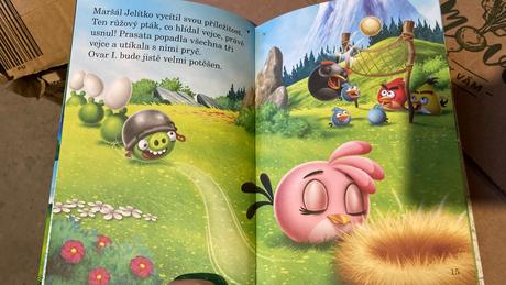 Kniha angry birds stela a vajickovy strom, 