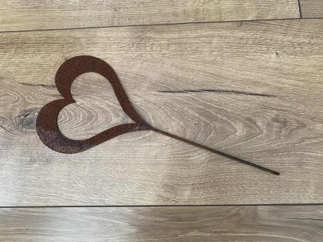 Hrdzavý zápich - srdce, 